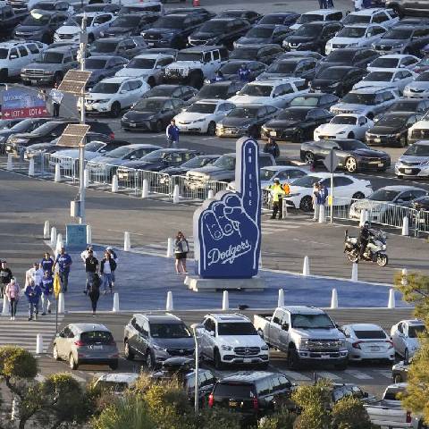 پارکینگ‌های هوشمند و تسهیل سفرهای نوروزی