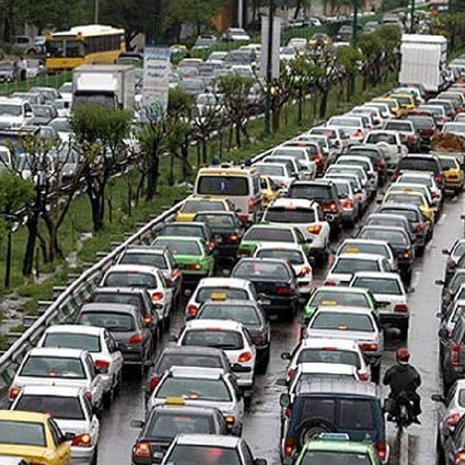 تهران: شهری در میان ترافیک